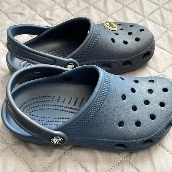 Crocs Navy Blue Slip On Lightweight Clog. Kids Size J2 - Picture 4 of 6